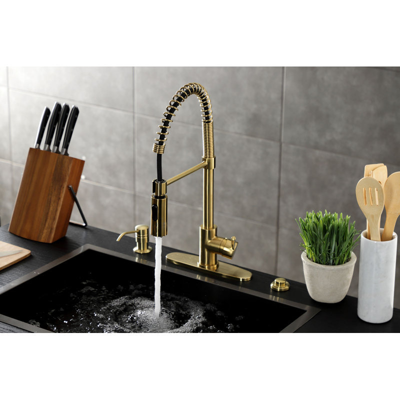 Robinet de cuisine à pré-rinçage à fixation sur comptoir à 1 trou Kingston Brass, Laiton brossé