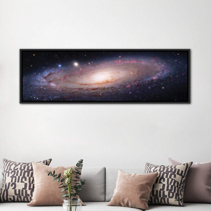«Andromeda Galaxy VII» - reproduction de photo, H 12 po x l 36 po x 1,5 po, Cadre noir vieilli, Pas de tapis