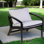 Chaises de patio confortables en bois d'eucalyptus de style moderne, idéales pour les réceptions en plein air