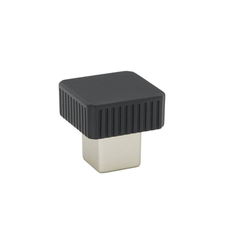 Bouton carré Quadrato de longueur 5/4 po, Nickel mat