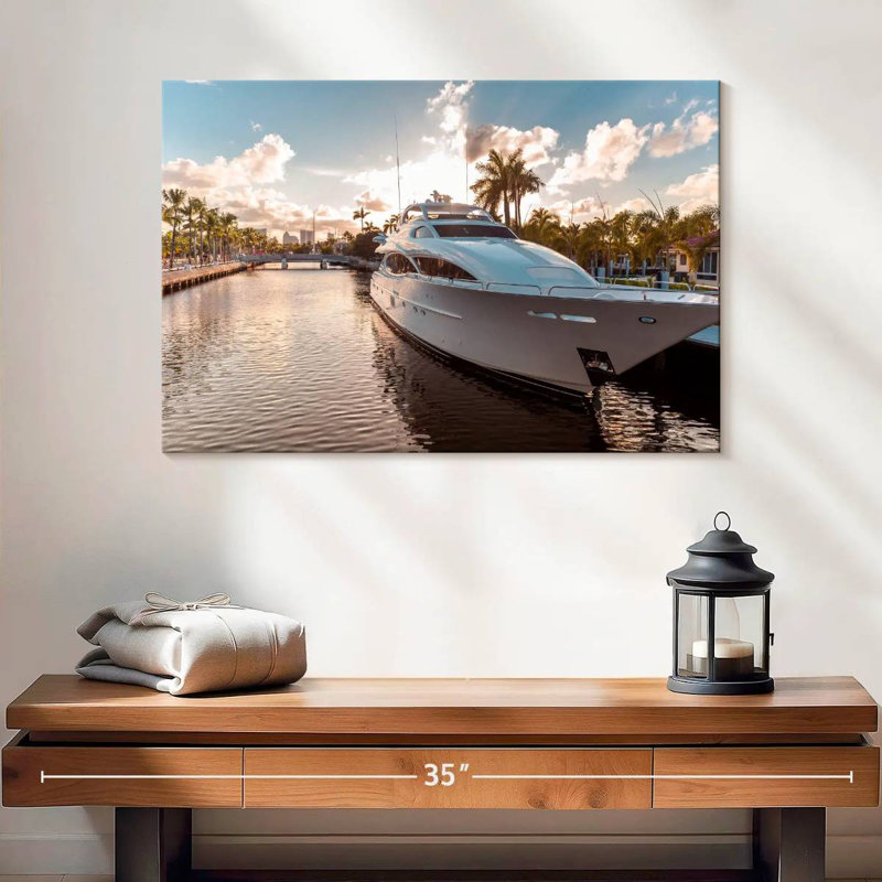 Mehar Yacht At Fort Lauderdale, H 16 po x l 24 po