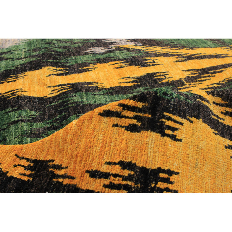 Tapis unique vert / jaune en laine noué à la main style Mogul des années 2010 de 5 pi 11 po x 9 pi Quinya