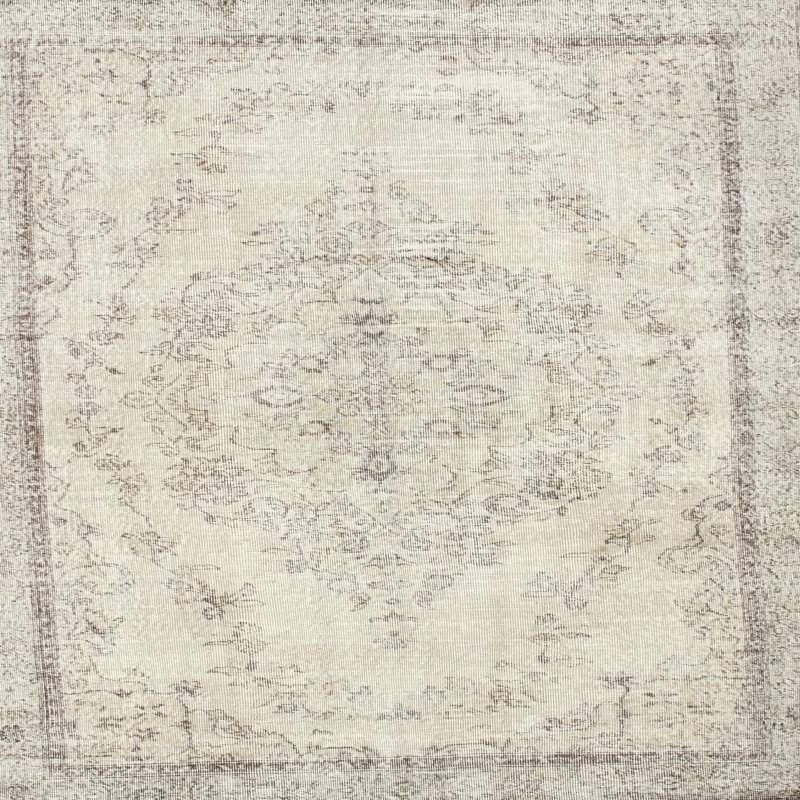 Tapis traditionnel gris / crème Virpi, Carré 6 pi
