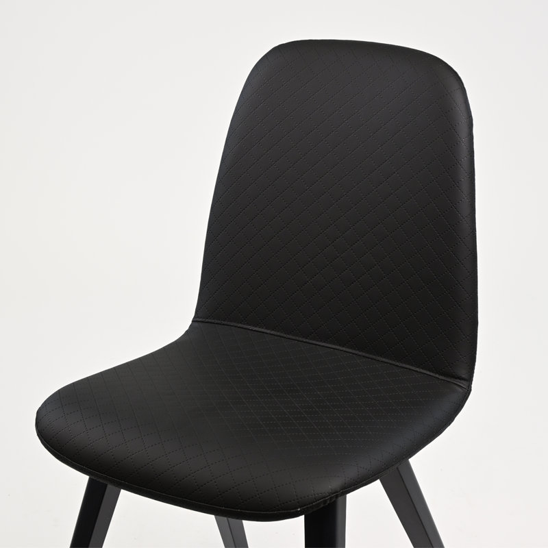 Chaise Estes, Noir