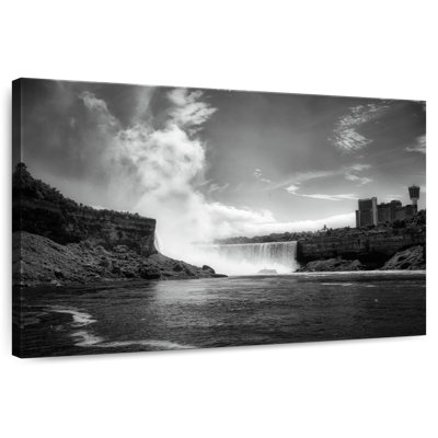 Niagara Falls In Black And White