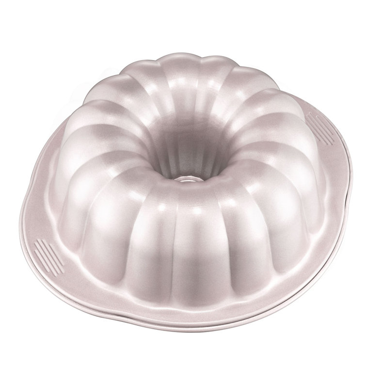 Silicone Bundt Cake Pan Large 8 X 4 1/2 Inch Tall 