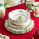 Service de table 12 pièces Holly Tree Holiday - Assiettes et bols en mélamine festives pour les réceptions de Noël