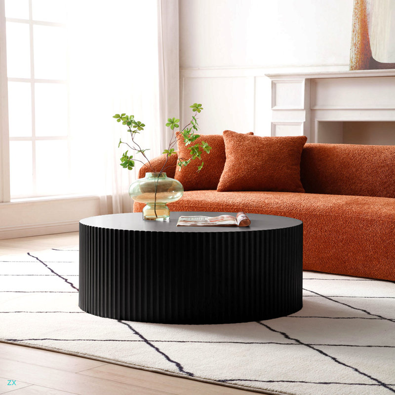 Table basse élégante et moderne au design en relief accrocheur