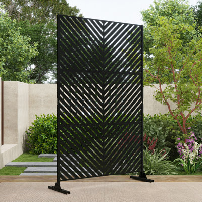 Pacifa Series 6 ft. H x 4 ft. W Metal Privacy Screen With Stripe Pattern by UIXE