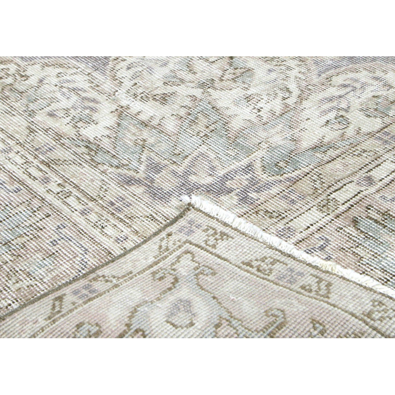 Tapis unique en laine noué à la main de 6 pi 2 po x 10 pi 4 po années 1960 en mauve foncé / gris