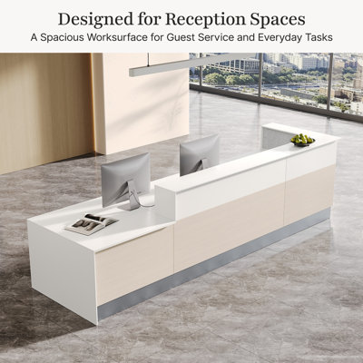 Bureau d'accueil en forme de L de 153 pouces avec tableau d'affichage en feutre, prises électriques et USB, et rangement intégré