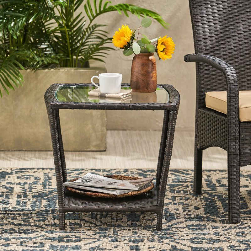 Table d'appoint d'extérieur tendance avec verre brun - Trendset, 19 po x 19,3 po, 19,75 po