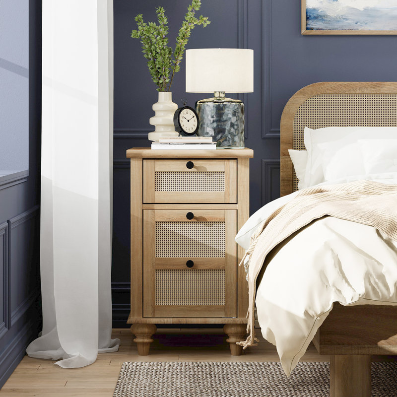 Table de bout avec rangement et prises intégrées Scarlett 24,4 po de hauteur