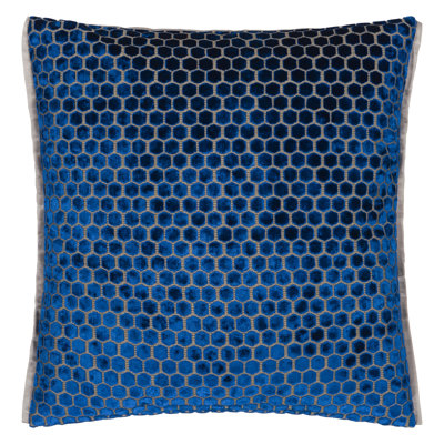 Jabot Velvet Decorative Pillow