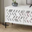 Meuble télé blanc moderne avec de nombreuses tablettes, 66,9 po x 19,1 po x 17,7 po | 100% panneau de particules enduit de mélamine, épaisseur: 0,7 pouce | Conception géométrique élégante, parfaite pour le salon et les espaces de divertissement-86858415