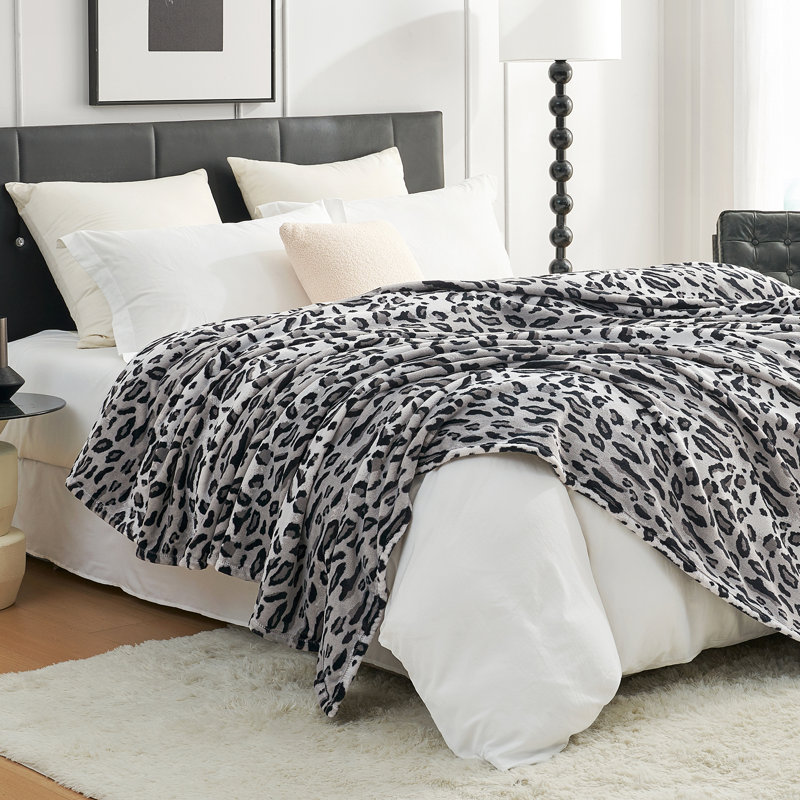 Animal Print Milk Plush Throw Blanket - Soft 330GSM Fleece Blanket for Bedroom Couch Sofa, Pink Dots, 90" W x 108" L