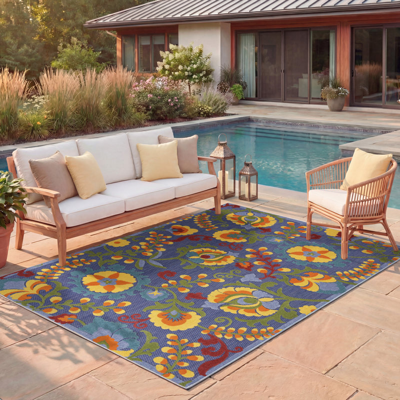 Tapis intérieur / extérieur à motif floral Isalia, Rectangle 3 pi 6 po x 5 pi 6 po