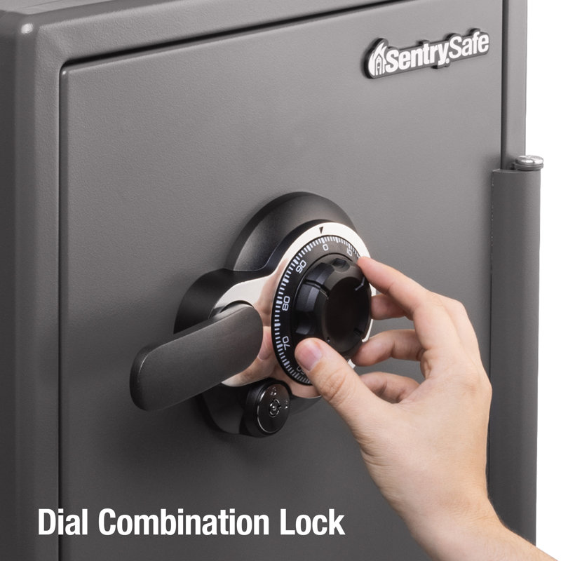  SentrySafe 2 pi. Cu. Résistant au feu / à l'eau avec combinaison à double verrou et clé