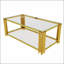 Table basse moderne en verre transparent avec structure asymétrique en métal, finition dorée et tablette inférieure pour un rangement élégant