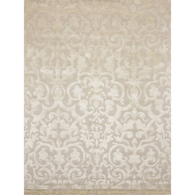 Ikat Area Rug in Ivory/White