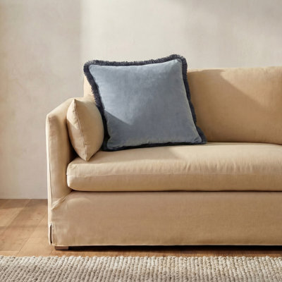 Coussin carré Yasmin en faux mohair bleu clair