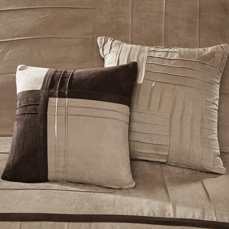 Couette 7 pièces en faux suède beige King - Garnissage et oreillers séduisants - Grandiose et attrayant