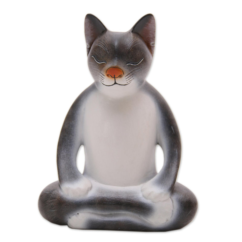 Figurine en bois gris de Peaceful Kitty