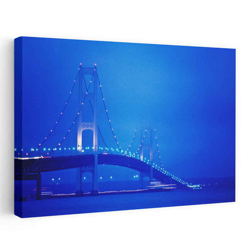 Brouillard entourant le pont Mackinac au crépuscule, Michigan, États-Unis, art contemporain, H 24 po x l 36 po