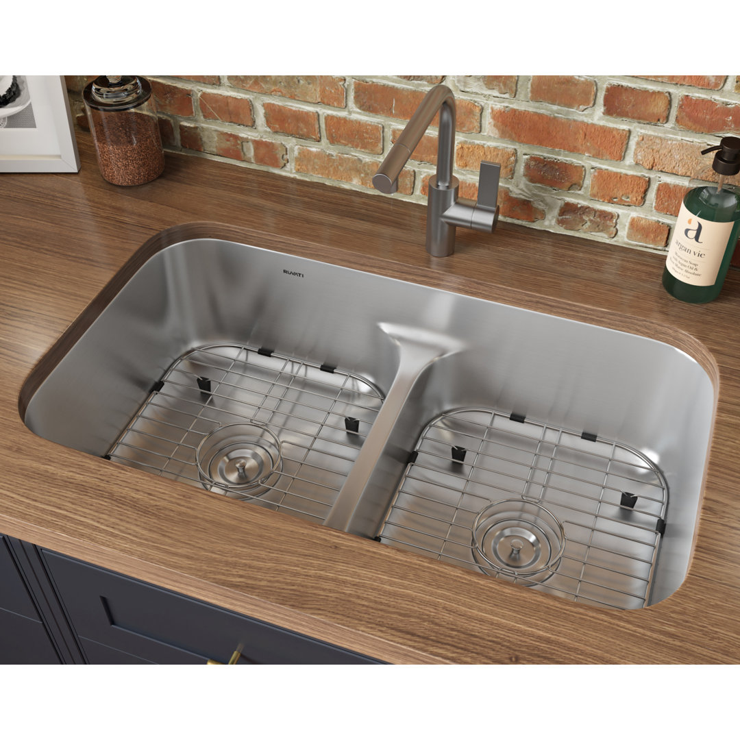 Ruvati 32-inch Low-Divide 50/50 Double Bowl Undermount 16 Gauge Stainless Steel Kitchen Sink Ruvati