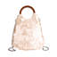 Sac à main en plastique orné de coquillages perlés pour femme. Un petit sac de soirée exclusif et sophistiqué avec une bandoulière chaîne pour le porter.-198011281