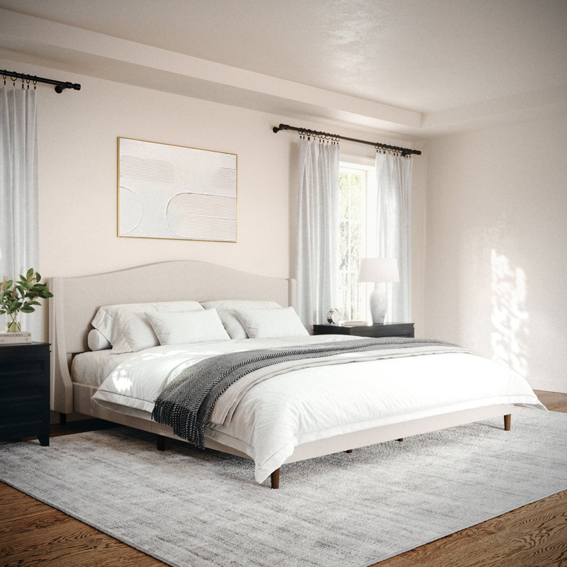 Lit plateforme tapissier avec tête de lit courbé Martha Stewart Amelia, Très grand, Beige