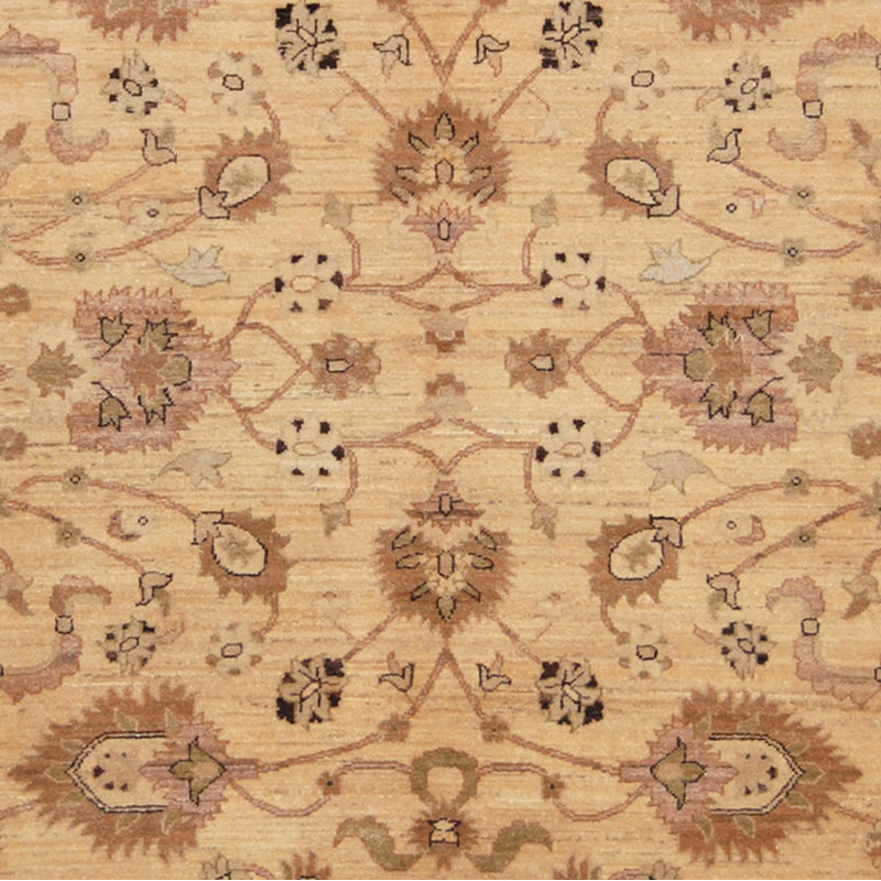 Tapis en laine beige noué la à la main 7 pi x 10 po one-of-kind Bickley