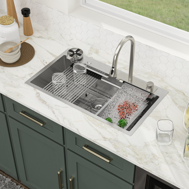 Évier de cuisine à simple cuve à montage sur plan L 33 po x l 19 po avec robinet cascade et robinet de rinçage en acier inoxydable de calibre 16