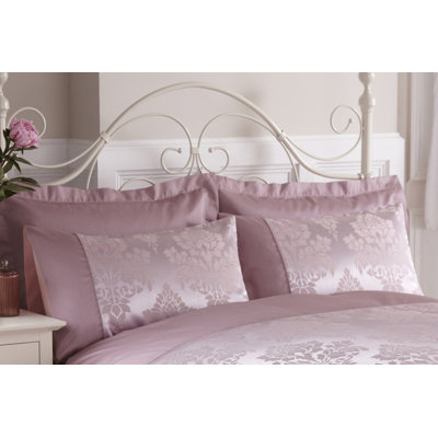 Minden Housewife Pillowcase