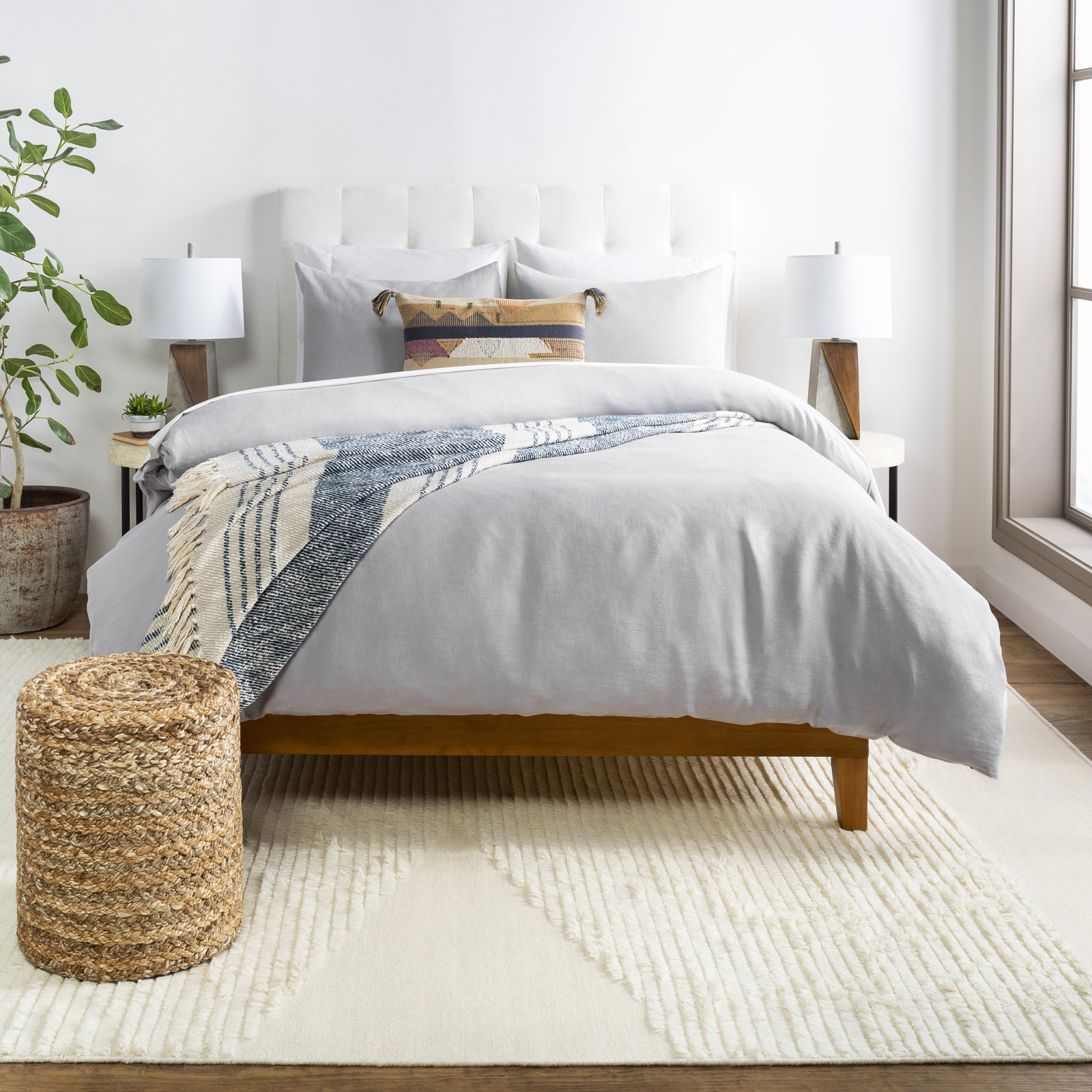 Pia Linen Duvet Cover Set, Queen Duvet Cover + 2 Standard Shams, Light Gray