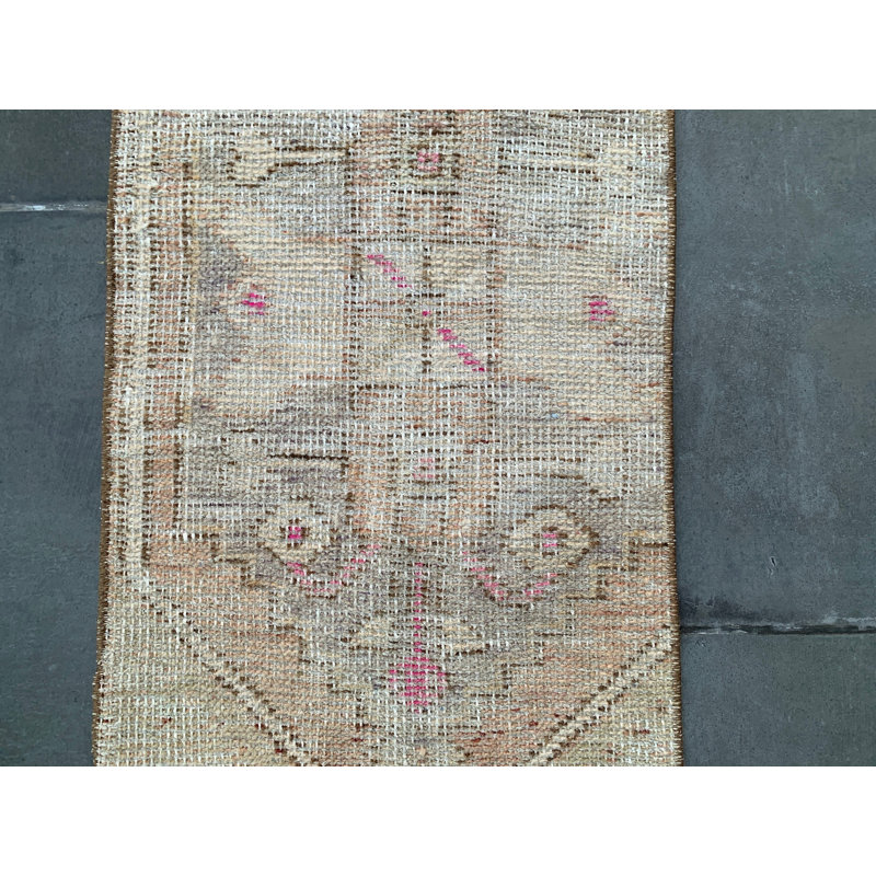 1.6 x 3.0 Ft Beige Wool Rug, Classic Geometric Pattern Rug