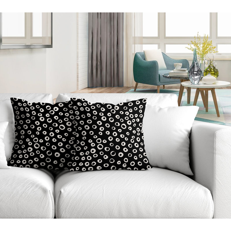 Oreiller carré intérieur / extérieur à pois Tanta, L 17 po x H 17 po, Noir