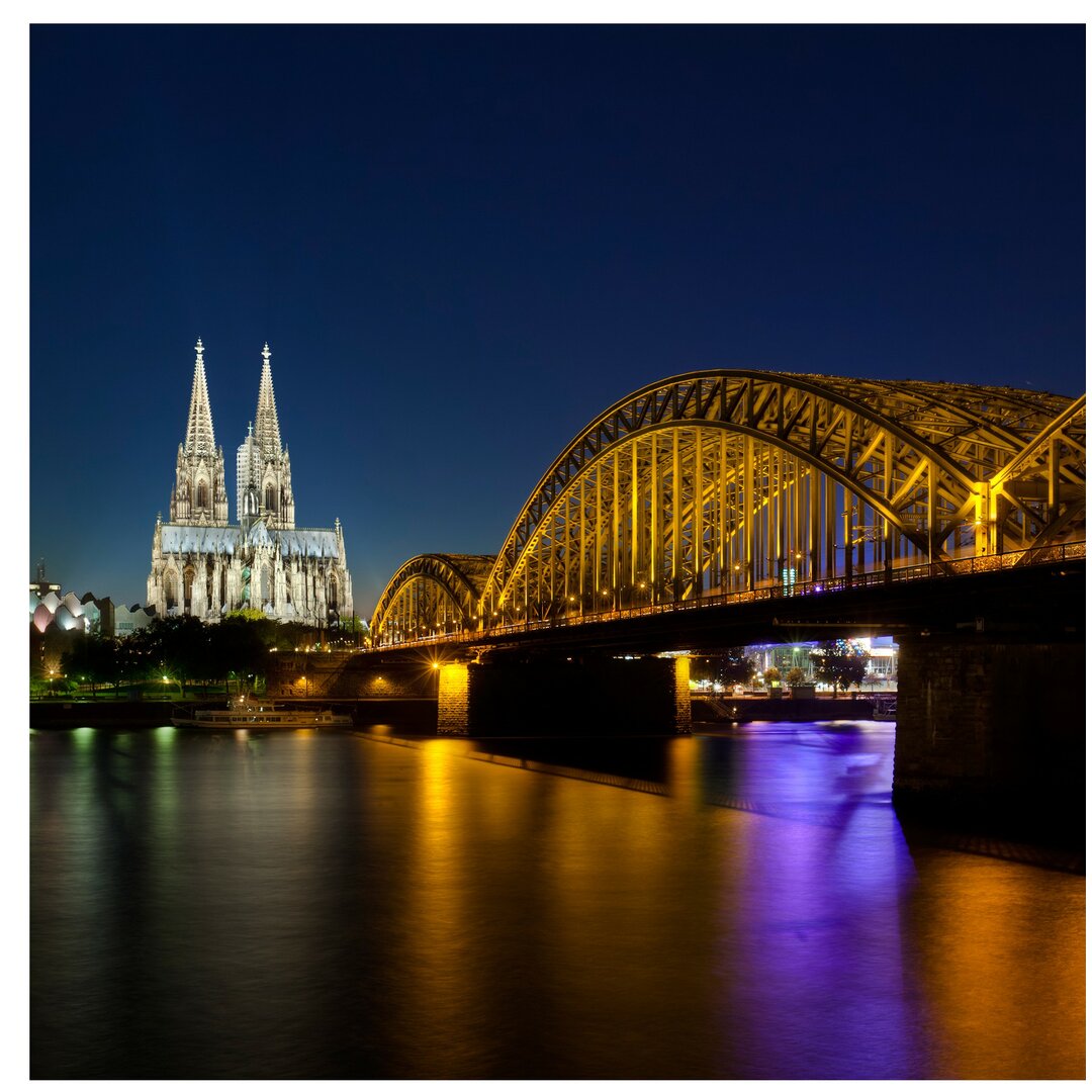 Seidenmatte Fototapete Köln bei Nacht