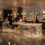 Grand îlot de cuisine luxueux d'inspiration océanique de luxe