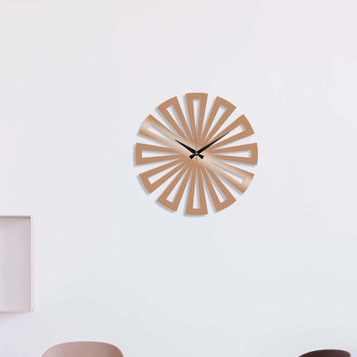 Horloge murale élégante en métal, finition cuivre, 18,9 po x 18,9 po | Fabrication 100% métal, épaisseur: 0,06 po | Mécanisme silencieux, fixation murale facile, parfait pour la maison et le bureau, fonctionne à piles (AA non inclus)