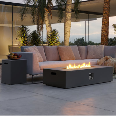 Foyer de table d'extérieur rectangulaire en fer au propane pour l'extérieur avec couvercle de réservoir
