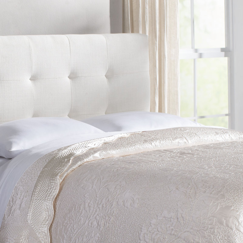 Traditional Quilt, King, Ivory