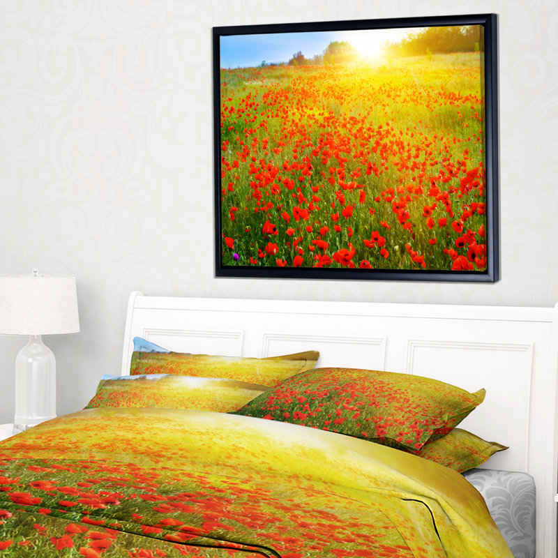 «Beautiful Sunshine over Poppy Fields», reproduction de photo sur toile tendue encadrée, H 30 po x l 40 po x P 1,5 po