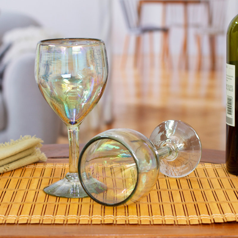 Verres à vin en verre recyclé soufflé à la main Ivy Bronx