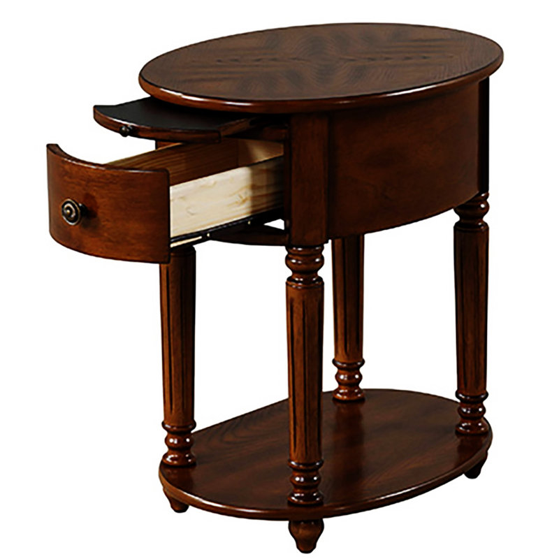 Table d'appoint en chêne foncé avec tablette inférieure
