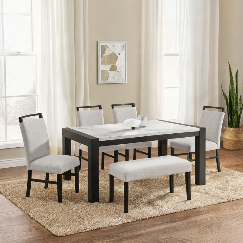 Ensemble de salle à manger pour 6 personnes avec table en faux marbre blanc, 4 chaises rembourrées et banc au fini gris doux et noir
