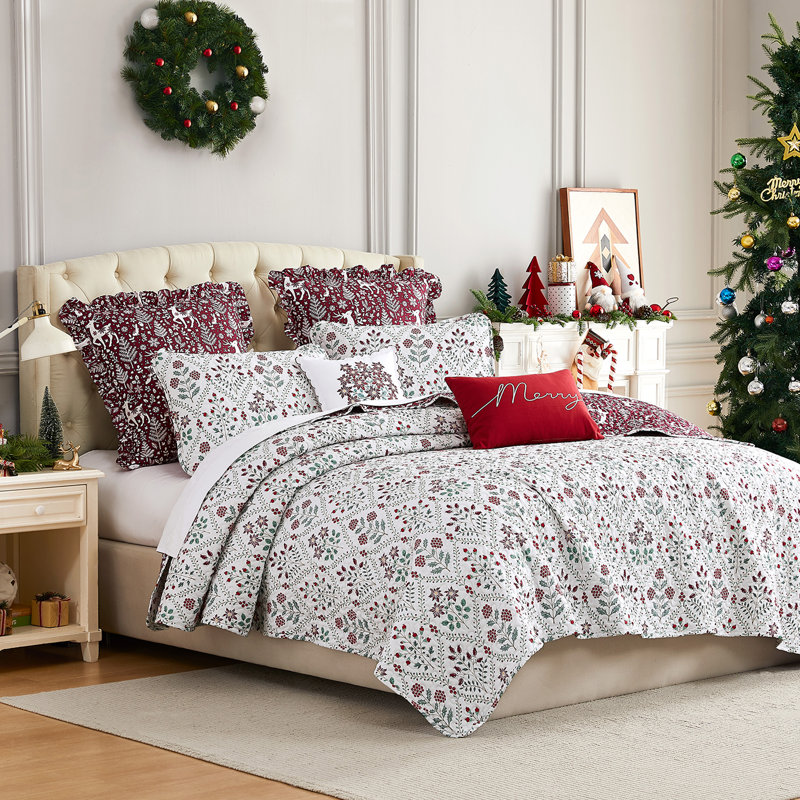 Holiday Harmony Oversized Reversible easy care lightweight Christmas Quilt Bedding Set, Queen Quilt + 6 Additional Pieces