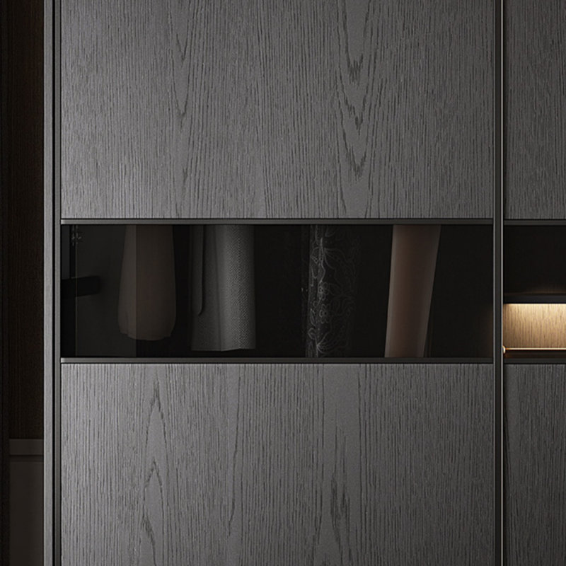 Garde-robe noire minimaliste, H 94 po x l 63 po x P 24 po