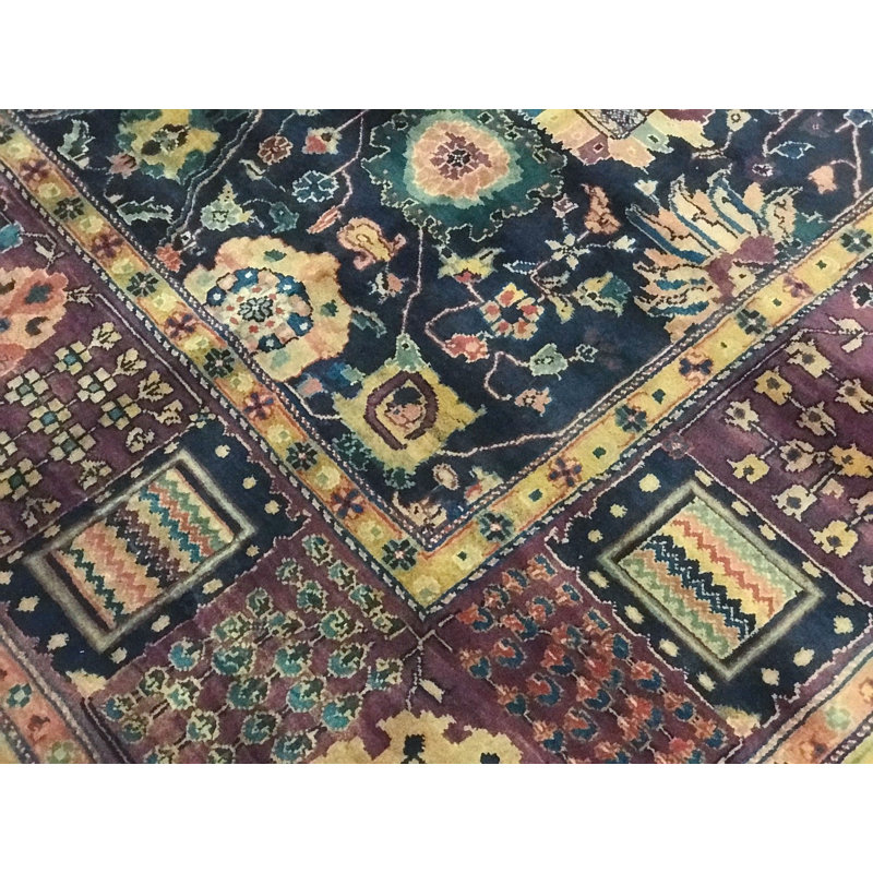 Tapis bleu marine et vin de haute qualité noué à la main