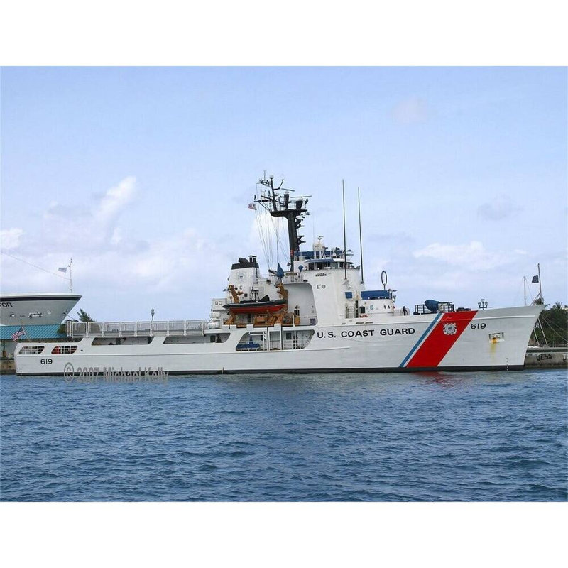 Modèle de navire USCG Confidence, H 10 po x l 30 po x P 5 po